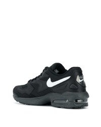 schwarze Sportschuhe von Nike