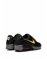 schwarze Sportschuhe von Nike