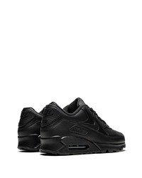 schwarze Sportschuhe von Nike