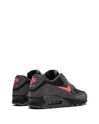 schwarze Sportschuhe von Nike