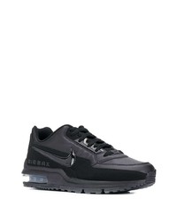 schwarze Sportschuhe von Nike