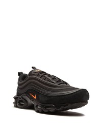 schwarze Sportschuhe von Nike