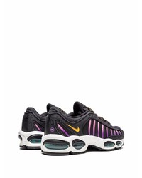 schwarze Sportschuhe von Nike