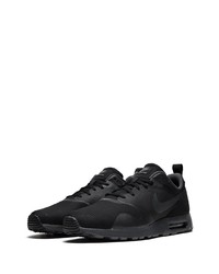 schwarze Sportschuhe von Nike