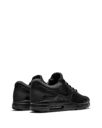 schwarze Sportschuhe von Nike