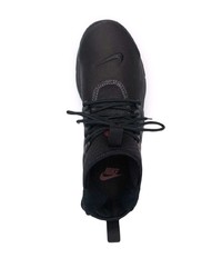 schwarze Sportschuhe von Nike