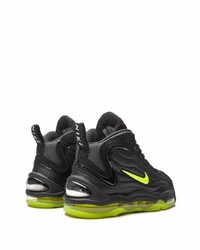 schwarze Sportschuhe von Nike