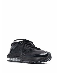 schwarze Sportschuhe von Nike