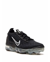 schwarze Sportschuhe von Nike