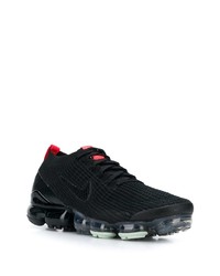 schwarze Sportschuhe von Nike