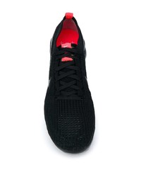 schwarze Sportschuhe von Nike