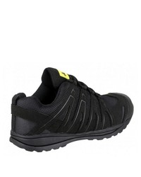 schwarze Sportschuhe von Amblers Safety