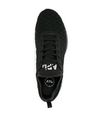 schwarze Sportschuhe von APL Athletic Propulsion Labs