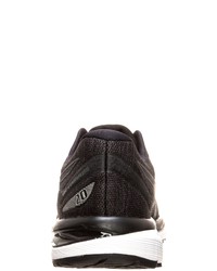 schwarze Sportschuhe von Asics