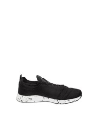 schwarze Sportschuhe von Asics