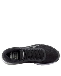 schwarze Sportschuhe von Asics