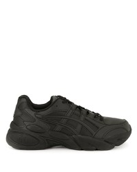 schwarze Sportschuhe von Asics