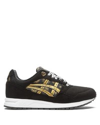 schwarze Sportschuhe von Asics