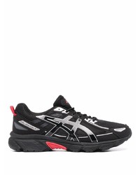 schwarze Sportschuhe von Asics