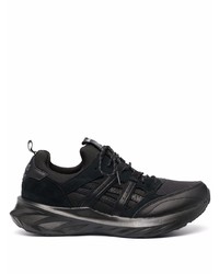 schwarze Sportschuhe von Asics