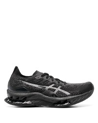 schwarze Sportschuhe von Asics