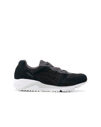 schwarze Sportschuhe von Asics