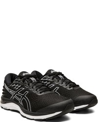 schwarze Sportschuhe von Asics