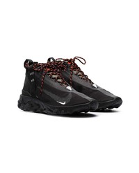 schwarze Sportschuhe von Nike