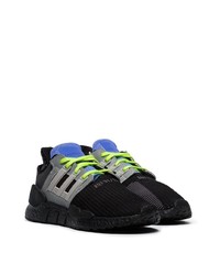 schwarze Sportschuhe von adidas