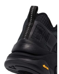 schwarze Sportschuhe von BRANDBLACK