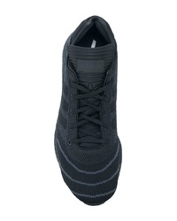 schwarze Sportschuhe von adidas