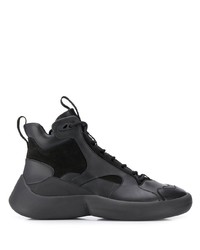 schwarze Sportschuhe von Camper