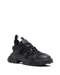 schwarze Sportschuhe von McQ