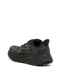 schwarze Sportschuhe von Hoka One One