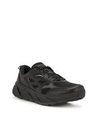 schwarze Sportschuhe von Hoka One One