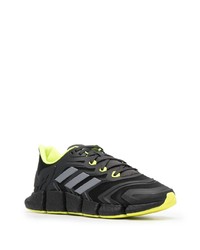 schwarze Sportschuhe von adidas