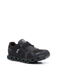 schwarze Sportschuhe von ON Running