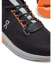 schwarze Sportschuhe von ON Running