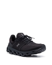 schwarze Sportschuhe von ON Running