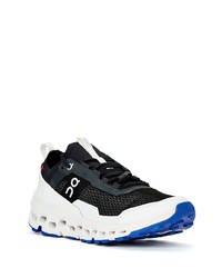 schwarze Sportschuhe von ON Running