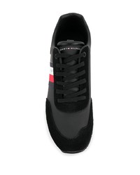 schwarze Sportschuhe von Tommy Hilfiger