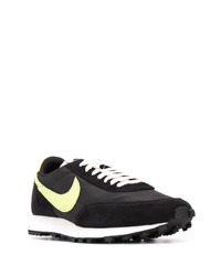 schwarze Sportschuhe von Nike