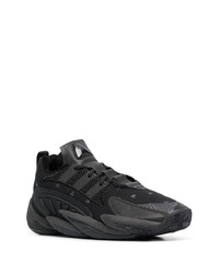 schwarze Sportschuhe von adidas