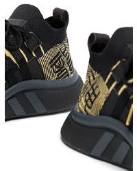 schwarze Sportschuhe von adidas