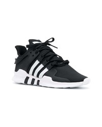 schwarze Sportschuhe von adidas