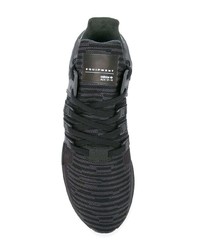 schwarze Sportschuhe von adidas