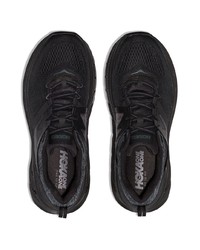 schwarze Sportschuhe von Hoka One One