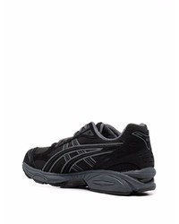 schwarze Sportschuhe von Asics