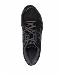 schwarze Sportschuhe von Asics