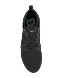 schwarze Sportschuhe von Asics